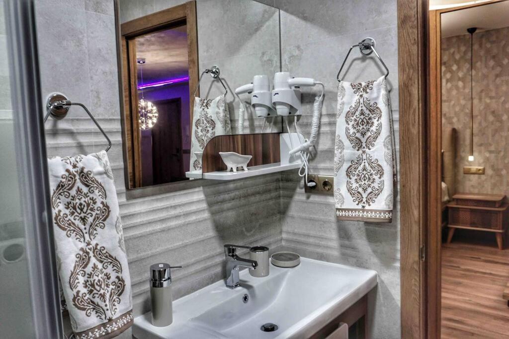 New Luxury 3-Bedroom Apartment Segovia Exterior foto